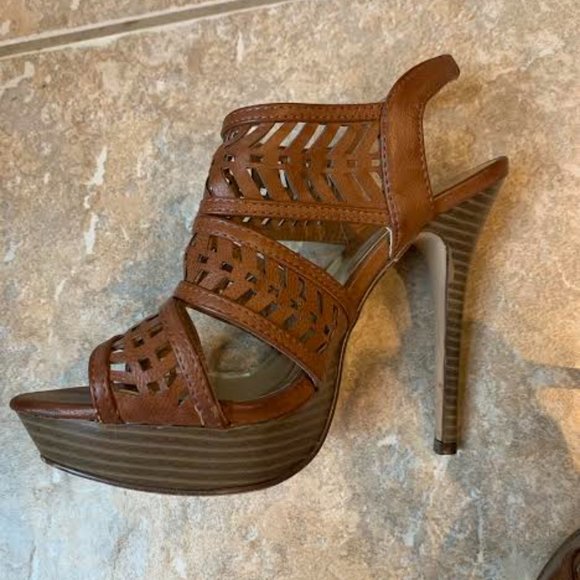 Brown Heels with Cutout Detail - Picture 3 of 4